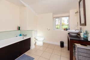 Ensuite- click for photo gallery